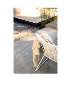 Fasad klassiker med många läggningsmöjligheter. Har ett diskret utseende och en plan yta.