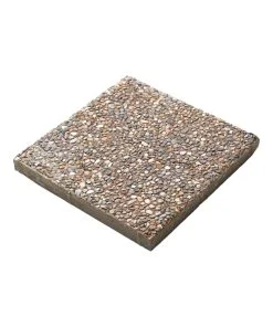 De frilagda betongplattorna har många användningsområden i både offentlig och privat miljö. Ytan av natursingel är mycket slitstark och passar utmärkt för trottoarer, torgytor eller varför inte uteplatsen.