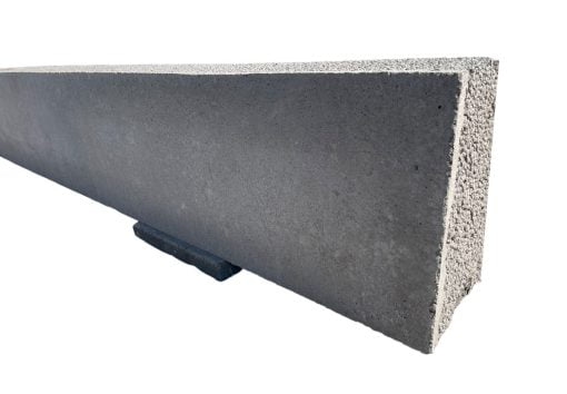 Alba balk i betong med putsad yta