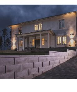 Inspiration till hur just du kan bygga din mur med stenen Iglo. Fyll med dränerat grus eller armering + betong. Med not-fjäder funktion för extra bra låsning av muren.