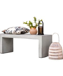 Produktbild på hur du kan göra med just din bänk i serien Fjord. Passar in i de flesta miljöer. Ställ i trädgården eller varför inte på uteplatsen eller vid din entré? Finns i färgerna Naturgrå och Antracit.