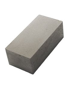 Scala block i samma serie som markstenen. En snygg stilren sten med raka linjer. Finns i naturgrå och antracit.